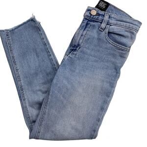 BDG Girlfriend High Rise Jeans Cropped Light Wash Urban Outfitters Women 24